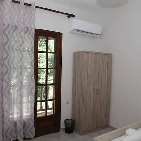 Casa Lanardi, Nyaraló Sztavrósz