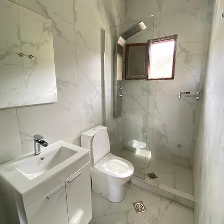 Casa Lanardi, * Σταυρός